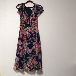 Elle Floral Could Shoulder Dress size XS